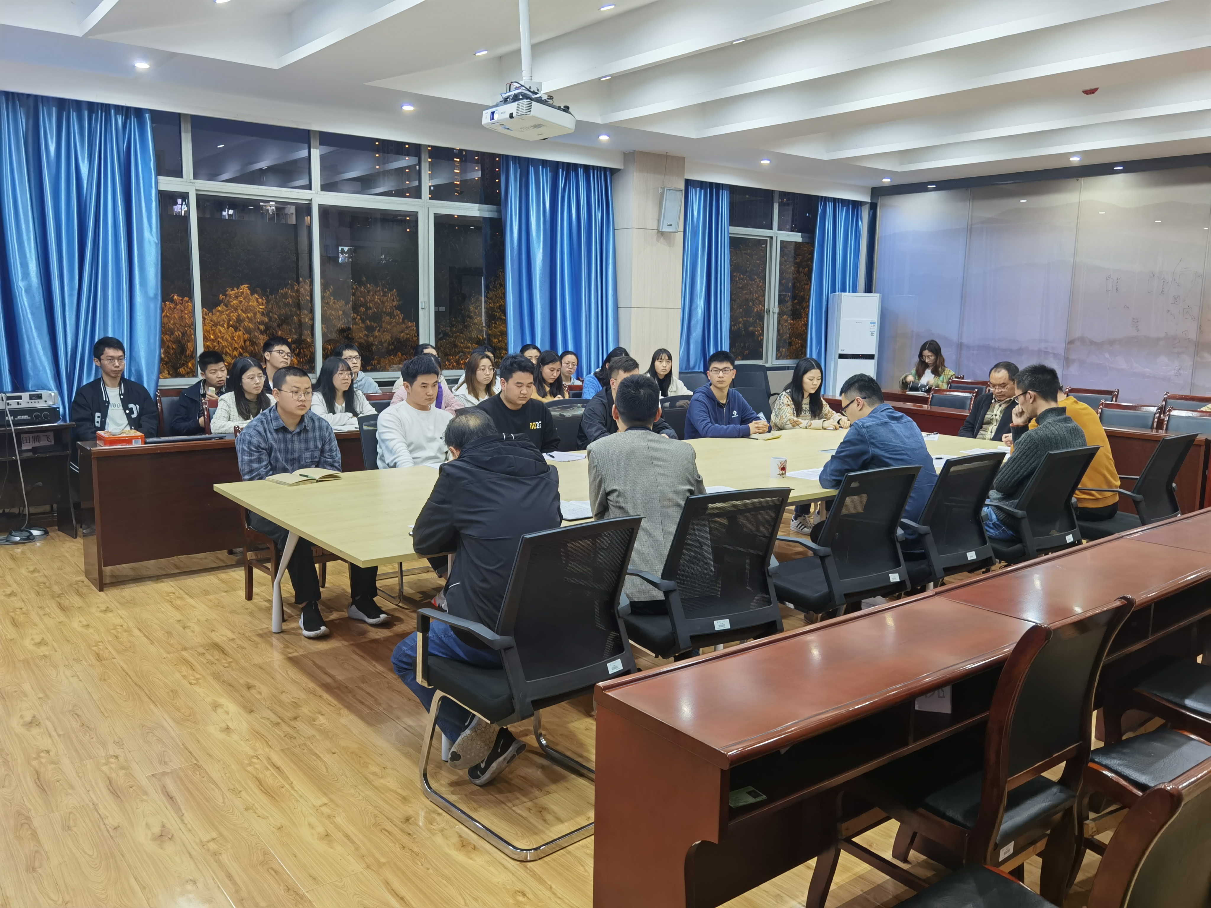 1616057111032050470.jpg 20210317公司硕士研究生复试动员会召开03.jpg