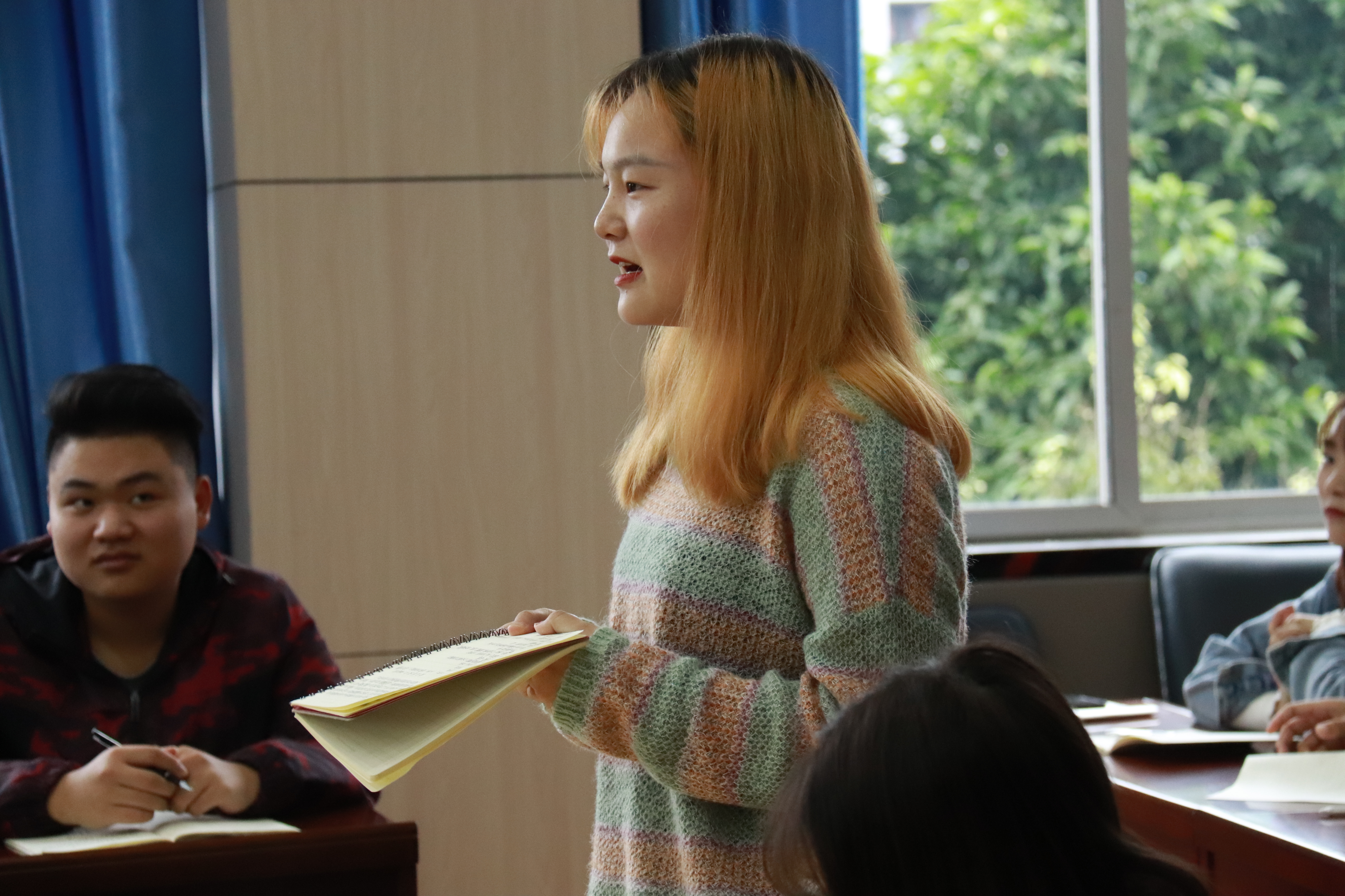 1574130029002085843.jpg 公司90级员工钟晓斌回校座谈会顺利举行5.jpg