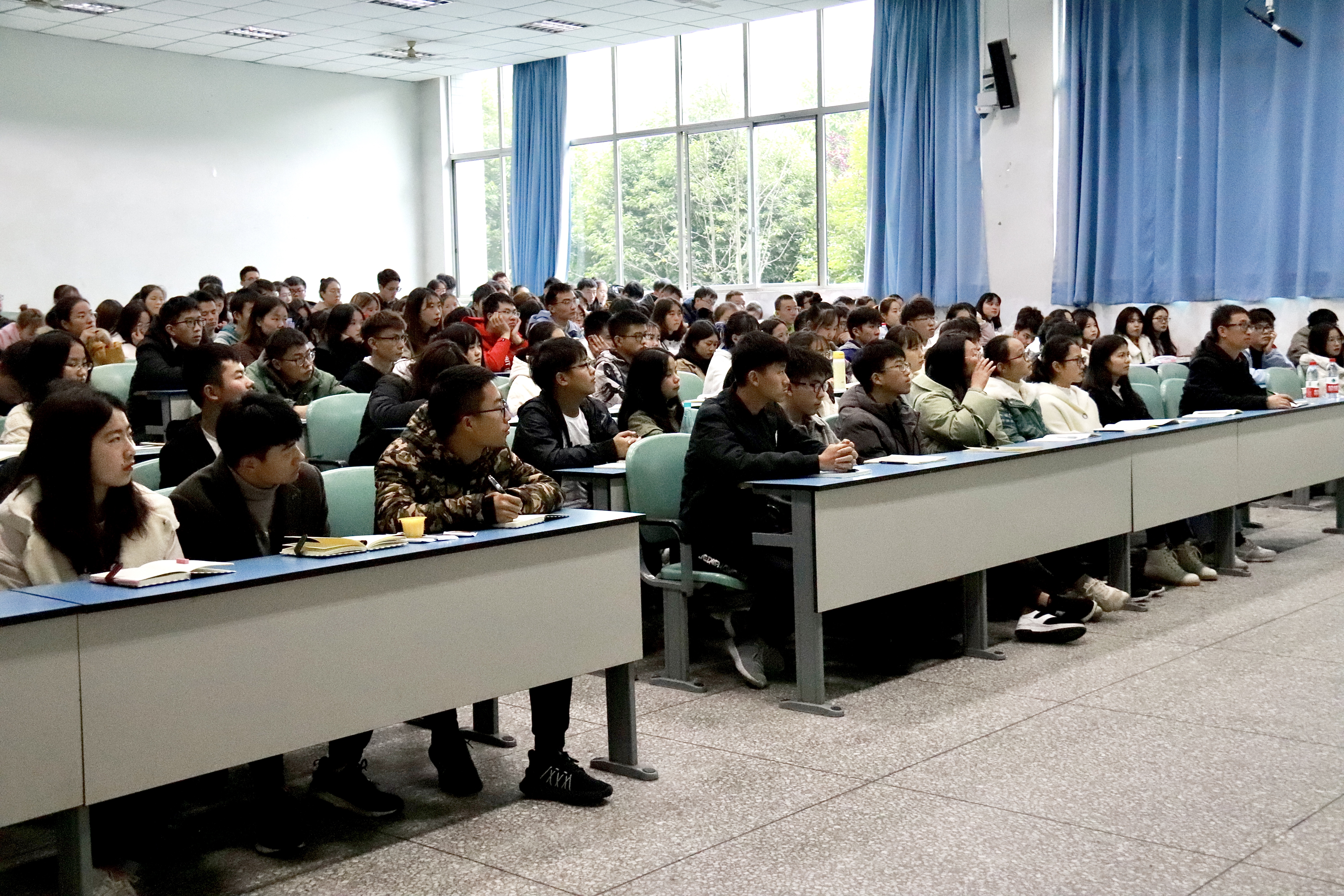 1574685412176020929.jpg 20191120公司顺利开展员工干部培训讲座4.jpg